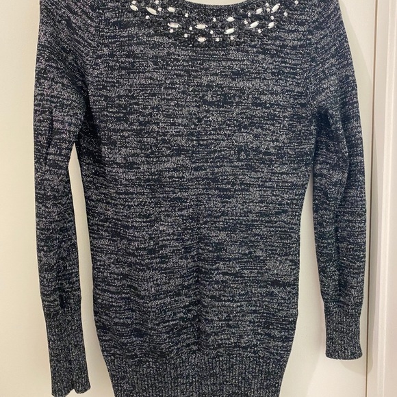 Moda International Sweater - Picture 2 of 9